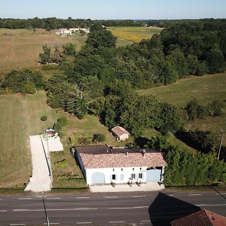 Vignesarichard Bed and Breakfast Chevanceaux Exterior foto